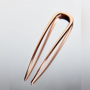 Deborah Pagani DP large DP pin, brand new with tags NWT rose gold